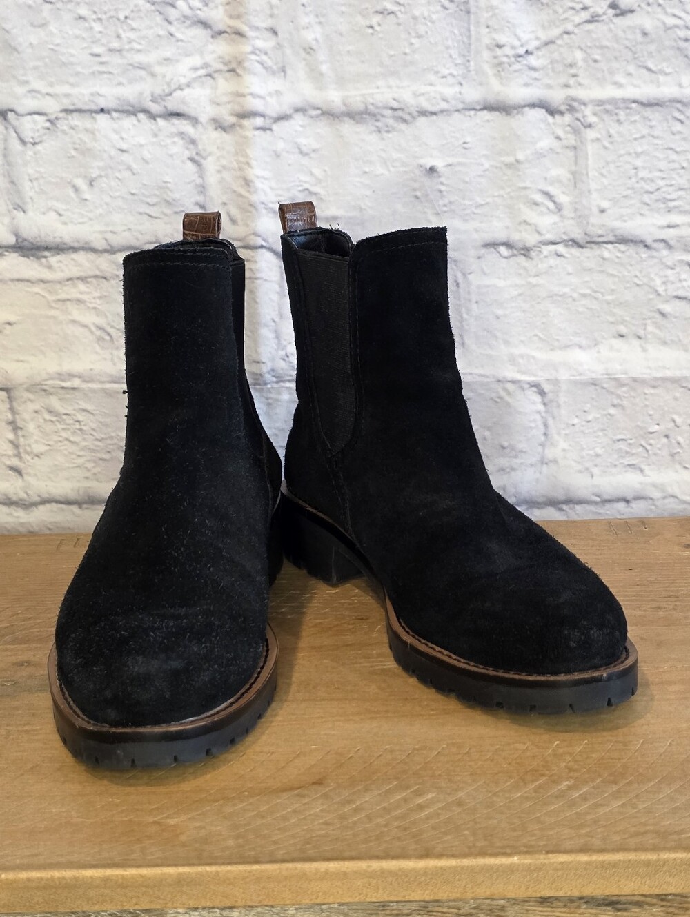 Sam Edelman Jaclyn Suede Chelsea Lug Boots Black Size 8